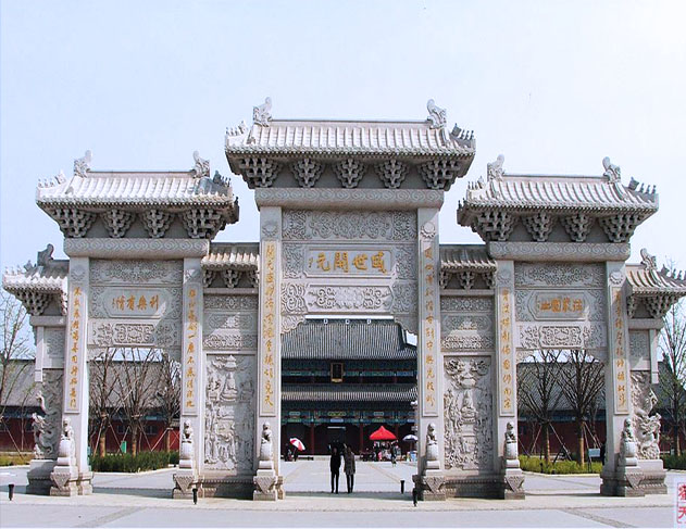 寺院石雕牌坊