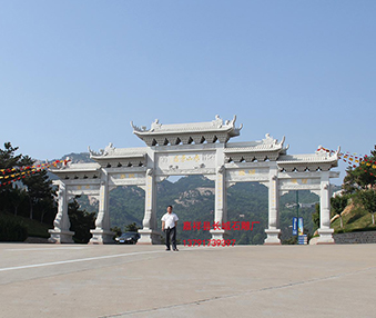 石雕牌坊在風景區(qū)存在的意義是什么