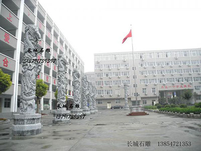 華表作品，在不刻意之間迎合潮流